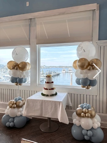 A touch of gold balloon decoration inspiration from the supplied reference